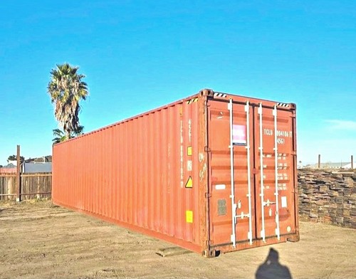 Shipping containers leak - 😍,